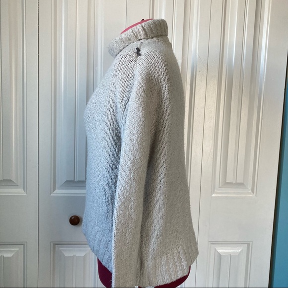 Knitted Sweater - Picture 2 of 6